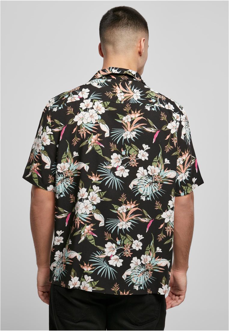 Urban Classics Viscose A OP Resort T-Shirt Black Tropical Urban Classics Viscose A OP Resort T-Shirt Black Tropical