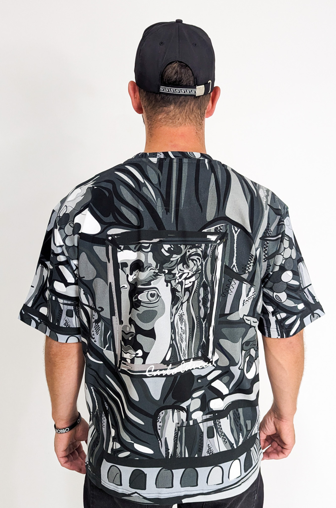 Carlo Colucci Gallery Art Story Oversized Fit T-Shirt Black